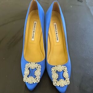 Manolo Blahnik blue hangisi heels size 38